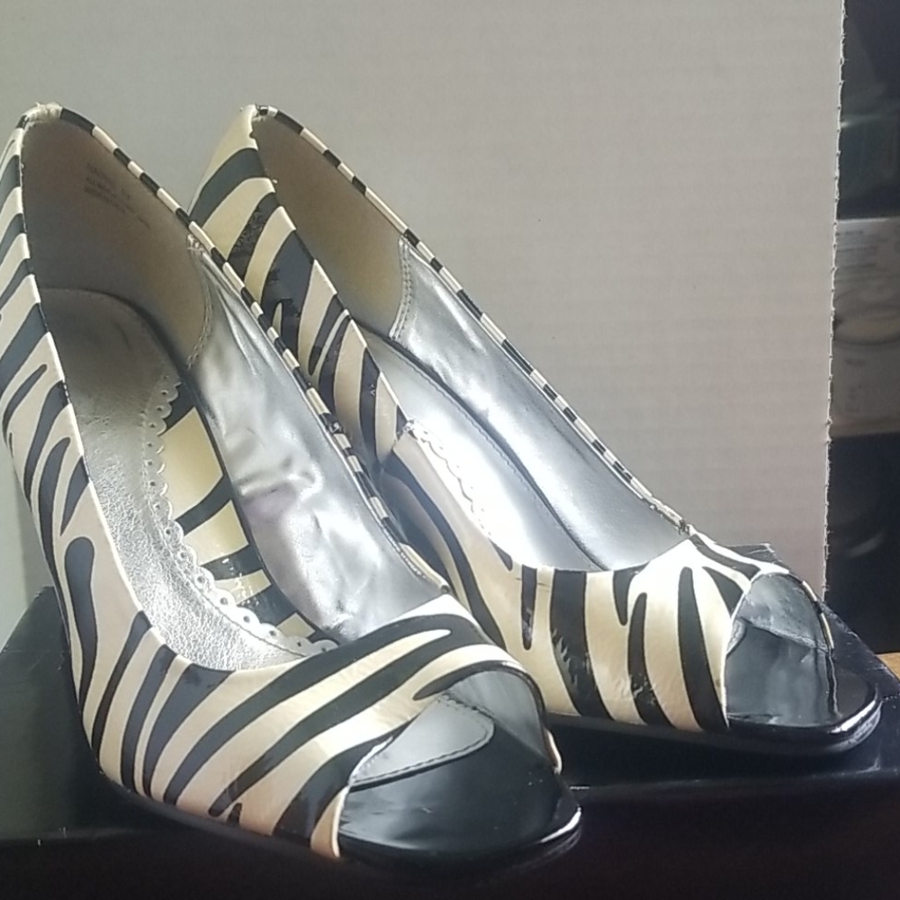 Women's shoes